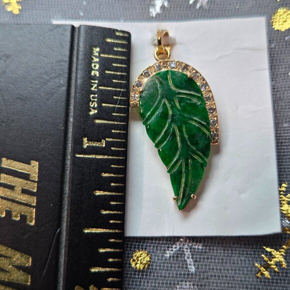 Elegant Carved Leaf Jade Pendant with 18K Gold & Diamonds ✨ - Picture 8 of 8